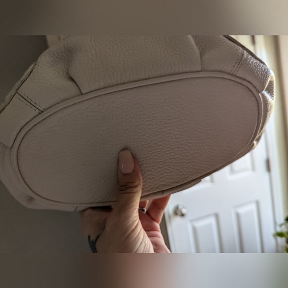 💐 Brighton masterpiece collection cream colored leather shoulder bag - Picture 6 of 12